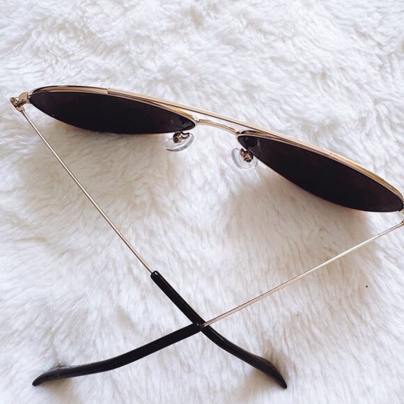 Carl Black w/ Gold Rims Aviator Sunglasses - Picture 9 of 11